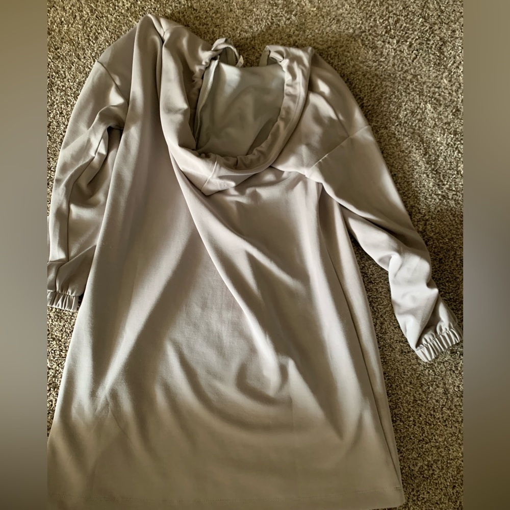 I/4 front zip casual sweatshirt dress / length 30 inches / never worn